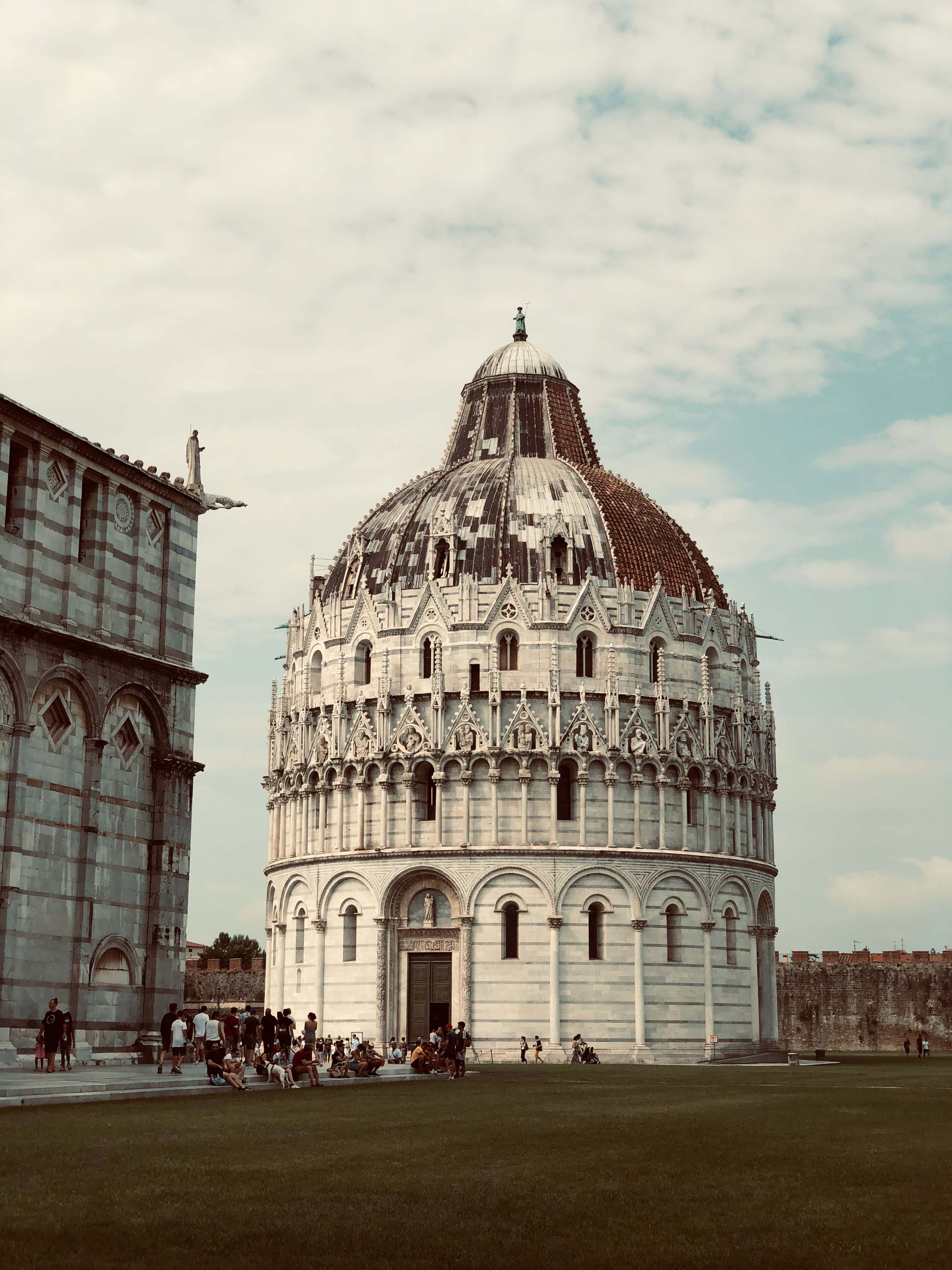 Vista frontale sul Battistero